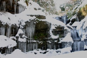 氷結の滝