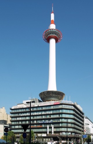 1200px-Kyoto_Tower_201011[1]